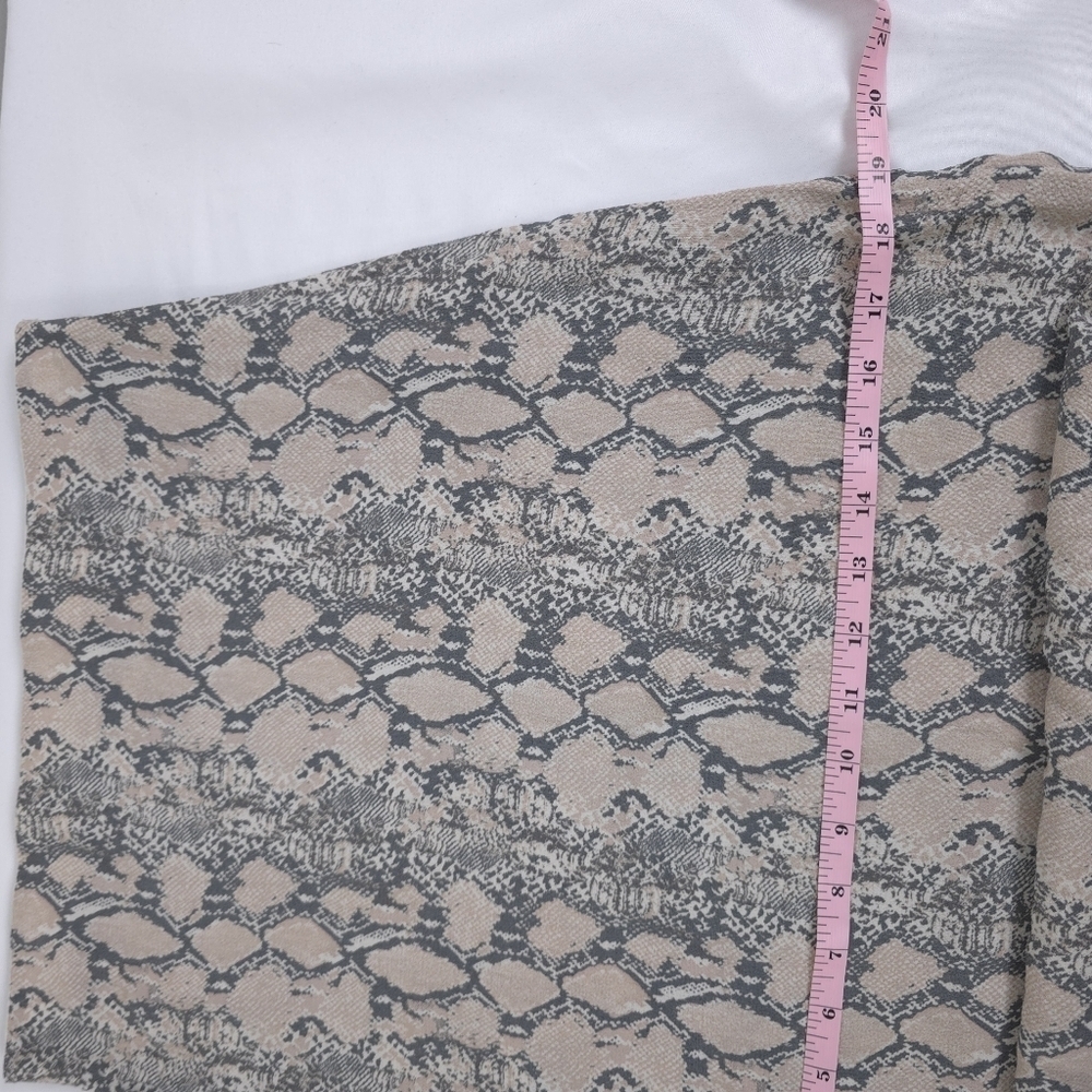 American Eagle Outfitters Animal Print Pencil Midi Skirt Size M - Picture 7 of 13